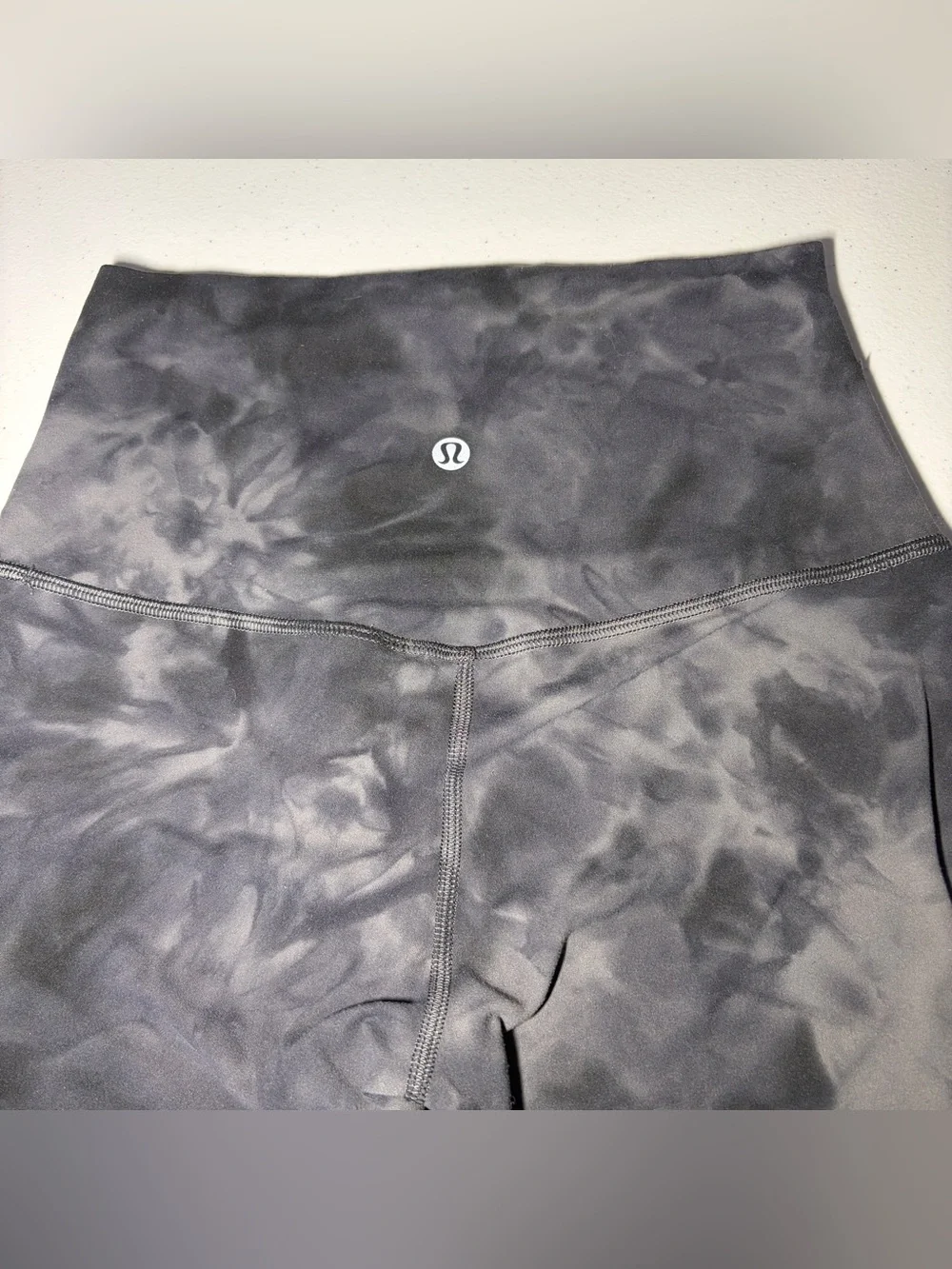 Lululemon Align Leggings High Rise, Cropped 24” Inseam Black Tie-Dye, Size 4